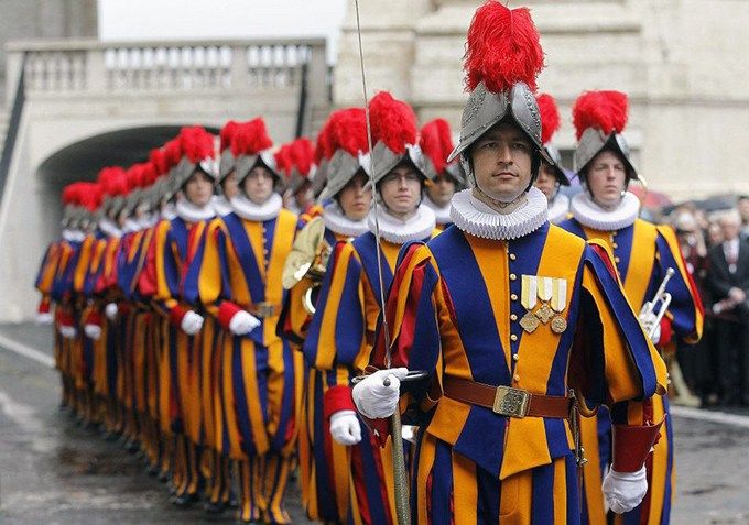 The Swiss Guard are highly trained soldiers [Pinterest]