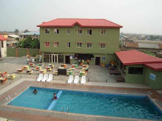 Pandemonium in Ogun hotel as 20-year-old guest drowned in pool